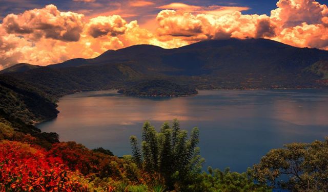 El Salvador Lake Coatepeque